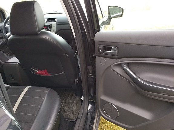 Ford Kuga 12 of 16