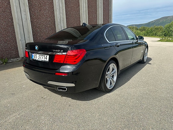 BMW 740d 5 of 30