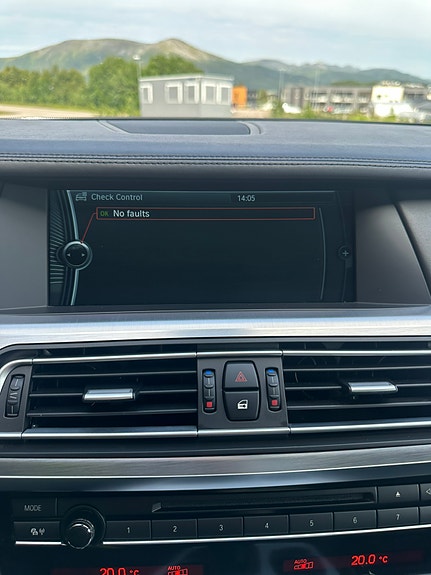 BMW 740d 20 of 30