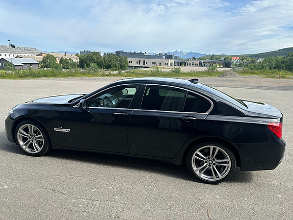 BMW 740d 8 of 30
