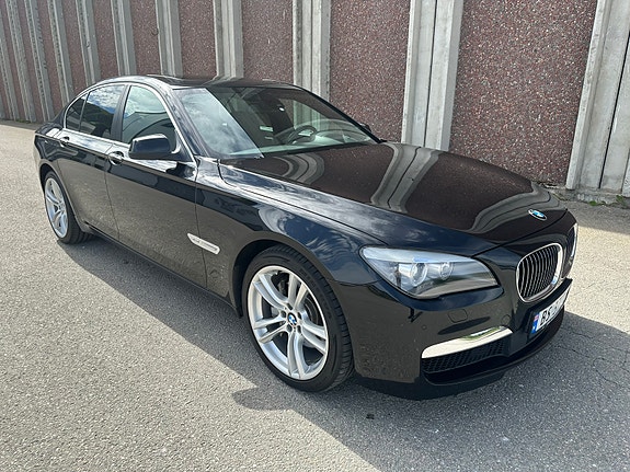 BMW 740d 3 of 30