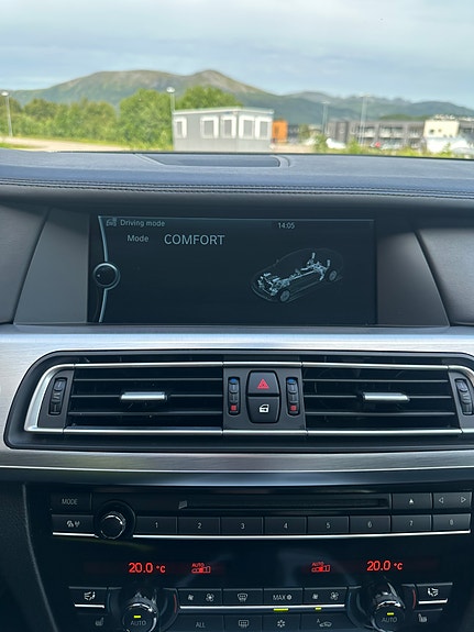BMW 740d 23 of 30