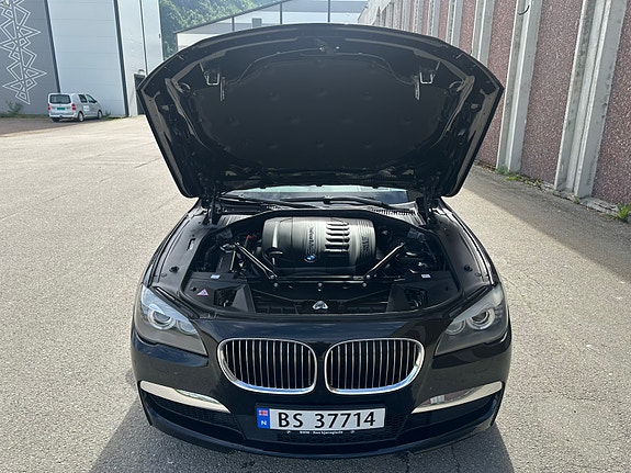 BMW 740d 14 of 30