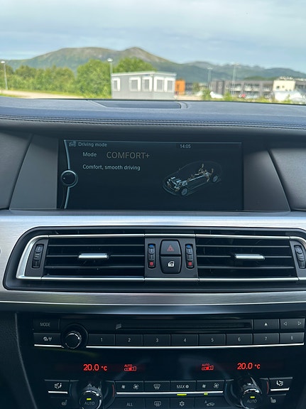BMW 740d 24 of 30