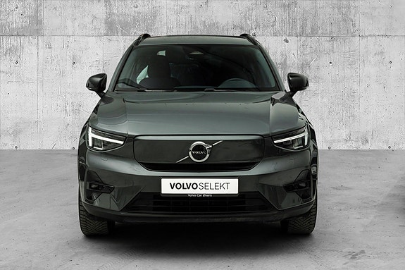 Volvo EX40 3 of 5