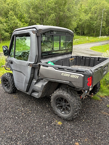 Can-Am Traxter HD8 3 of 5