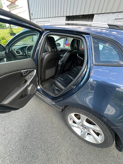 Volvo V40 Cross Country 4 of 5