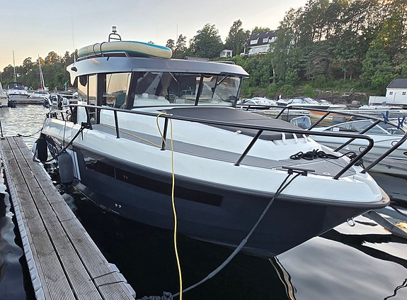 Finnmaster Pilot 8 - Yamaha Helm Master Joystick, hekkthruster og autopilot 3 of 5