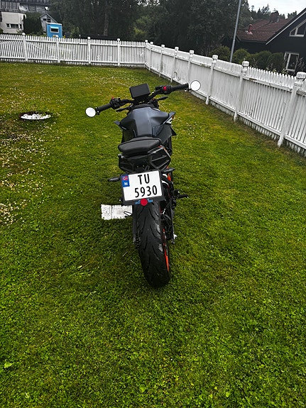 KTM 390 Duke 4 of 5