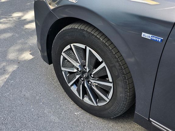 Hyundai IONIQ 6 of 21