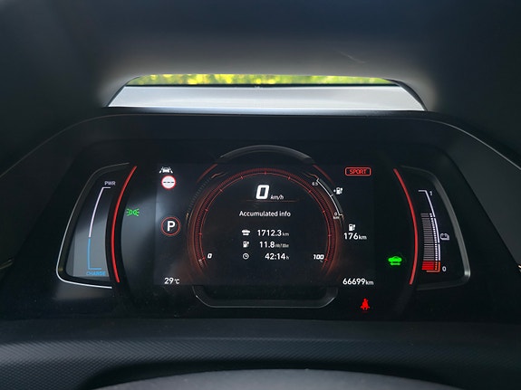Hyundai IONIQ 17 of 21