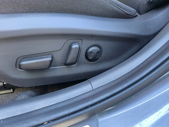 Hyundai IONIQ 10 of 21