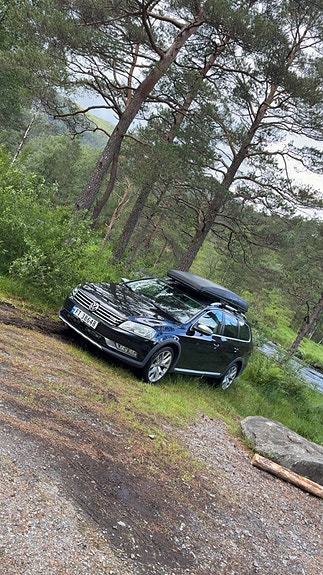 Volkswagen Passat 2 of 5