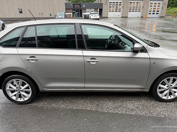 Skoda Rapid Spaceback 4 of 5
