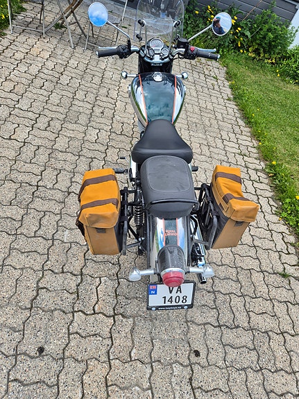 Royal Enfield Classic 350 3 of 4