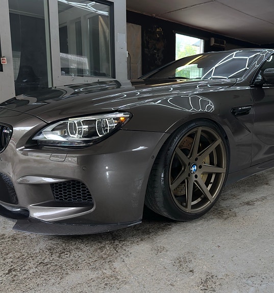 BMW M6 3 of 5