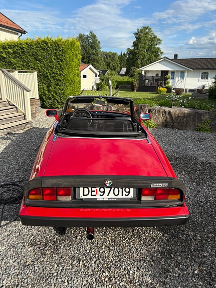 Alfa Romeo Spider 8 of 19