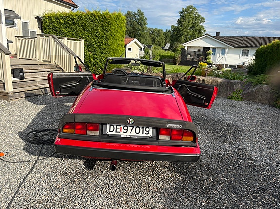 Alfa Romeo Spider 6 of 19