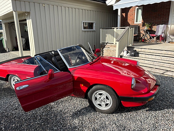 Alfa Romeo Spider 4 of 5