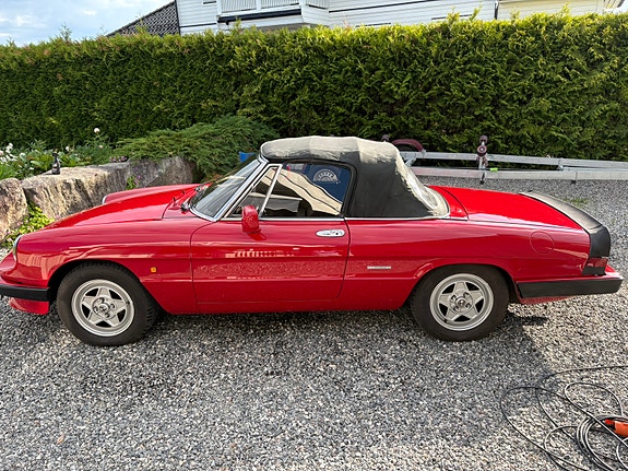 Alfa Romeo Spider 15 of 19