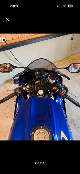 Yamaha R7 4 of 5