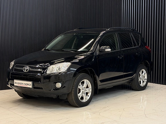 Toyota RAV4 4 of 5
