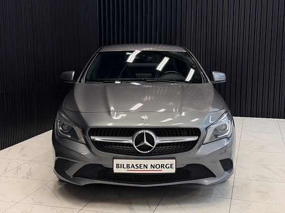 Mercedes-Benz CLA180 3 of 5