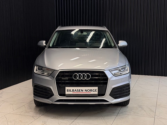 Audi Q3 3 of 5
