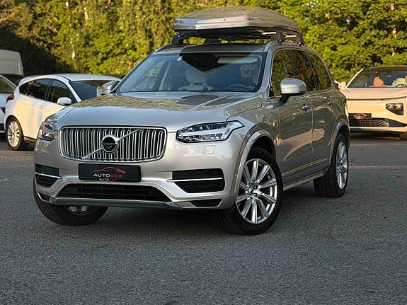 Volvo XC90 2 of 5