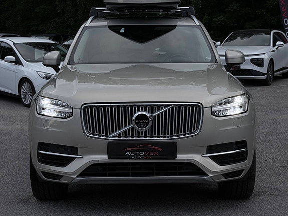 Volvo XC90 4 of 5