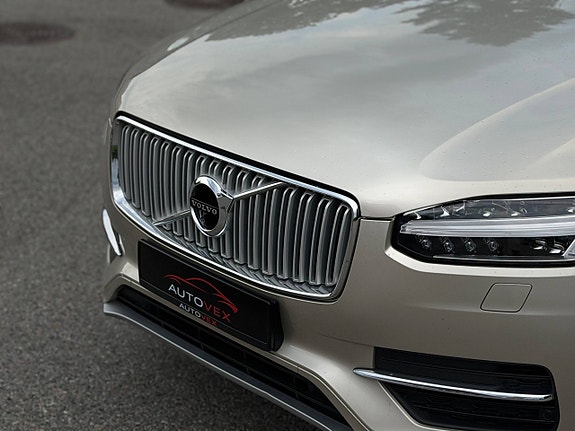 Volvo XC90 3 of 5