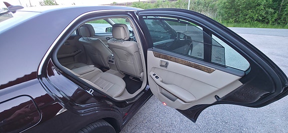 Mercedes-Benz E350 d 27 of 30