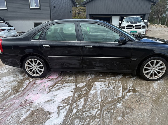 Volvo S80 3 of 5