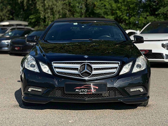 Mercedes-Benz 200 4 of 5