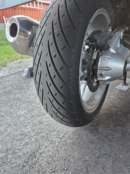 BMW R 1200 RT 2 of 5