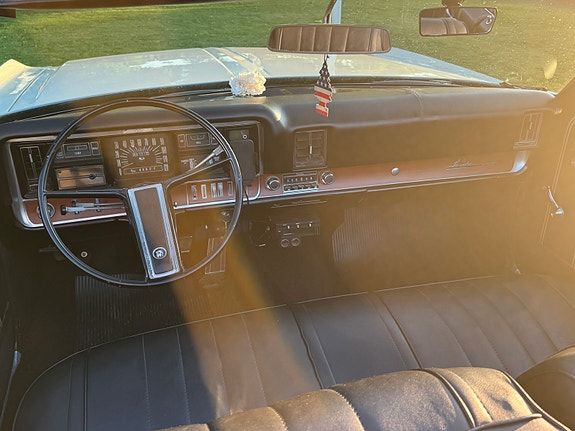 Buick Le Sabre 8 of 12