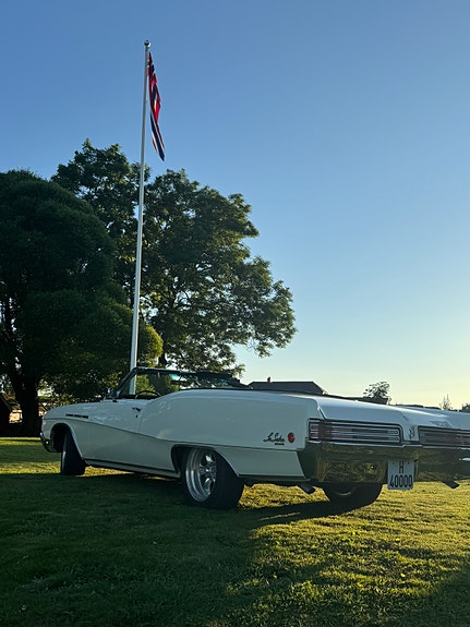Buick Le Sabre 4 of 5
