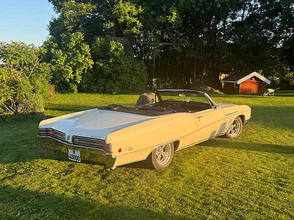 Buick Le Sabre 3 of 5