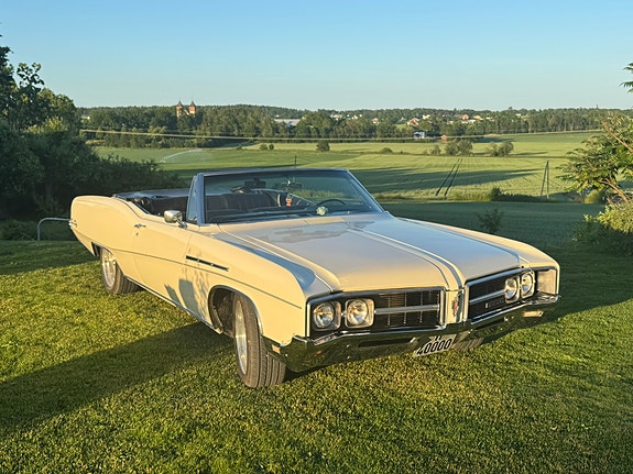Buick Le Sabre 5 of 5