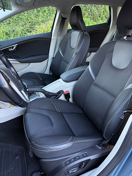 Volvo V40 12 of 23
