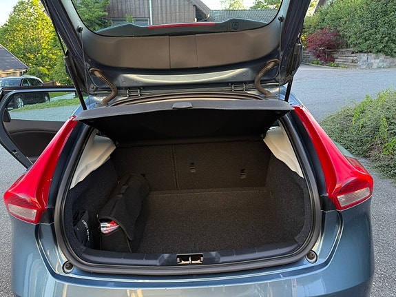 Volvo V40 14 of 23