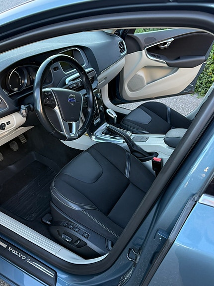 Volvo V40 9 of 23