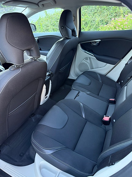 Volvo V40 10 of 23