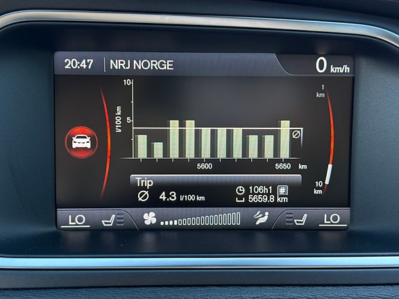 Volvo V40 17 of 23