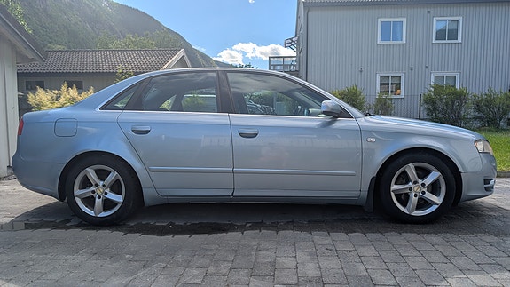 Audi A4 9 of 17