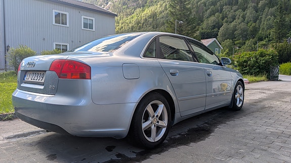 Audi A4 4 of 5