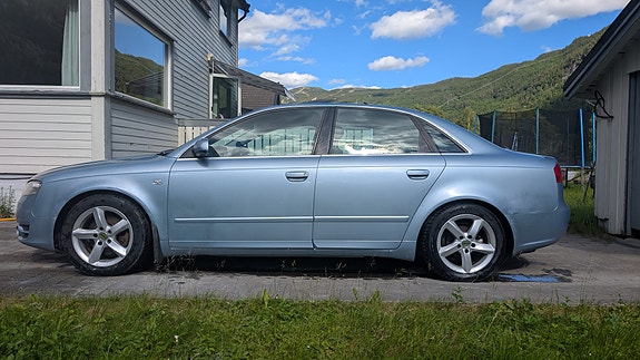 Audi A4 11 of 17