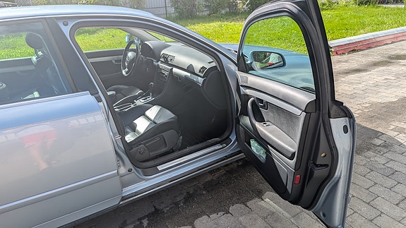 Audi A4 6 of 17