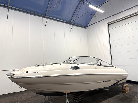 KUPP! Stingray 208 CR m/ Mercruiser 130 MPI. Ny kalesje og havnekalesje. Solseng 6 of 30