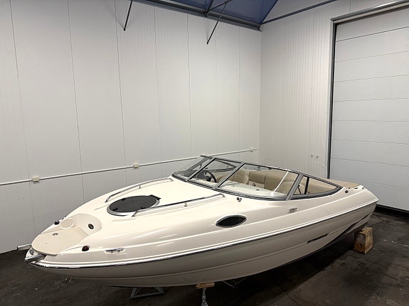 KUPP! Stingray 208 CR m/ Mercruiser 130 MPI. Ny kalesje og havnekalesje. Solseng 7 of 30